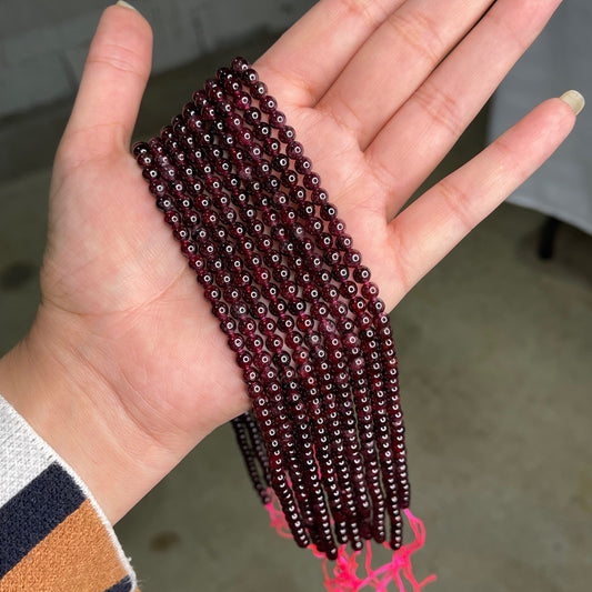 Garnet Bead Strand 4mm ILZ-18