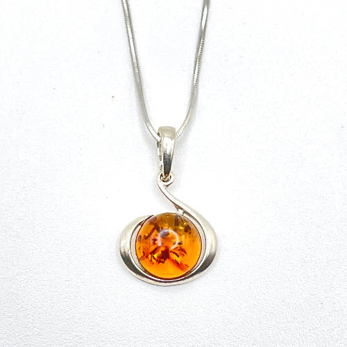 Round Baltic Amber Pendant in Sterling Silver Strand - 103